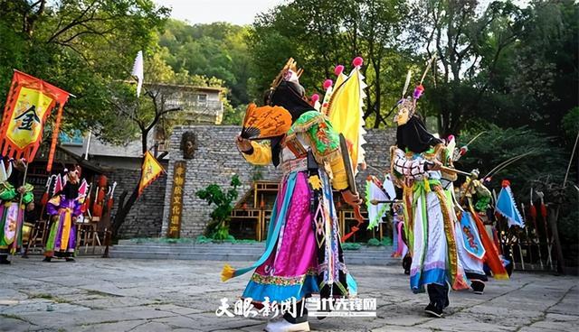 州如何改写中国旅游新地图九游会网站山水城共生：贵(图5)