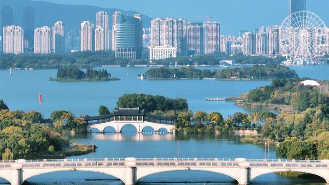 奇父子今日再敲钟人手一个IPO九游会J9766亿港元！无锡传(图3)