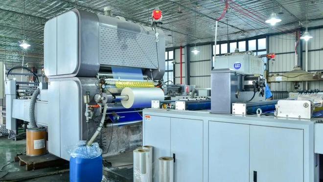 奇父子今日再敲钟人手一个IPO九游会J9766亿港元！无锡传(图8)